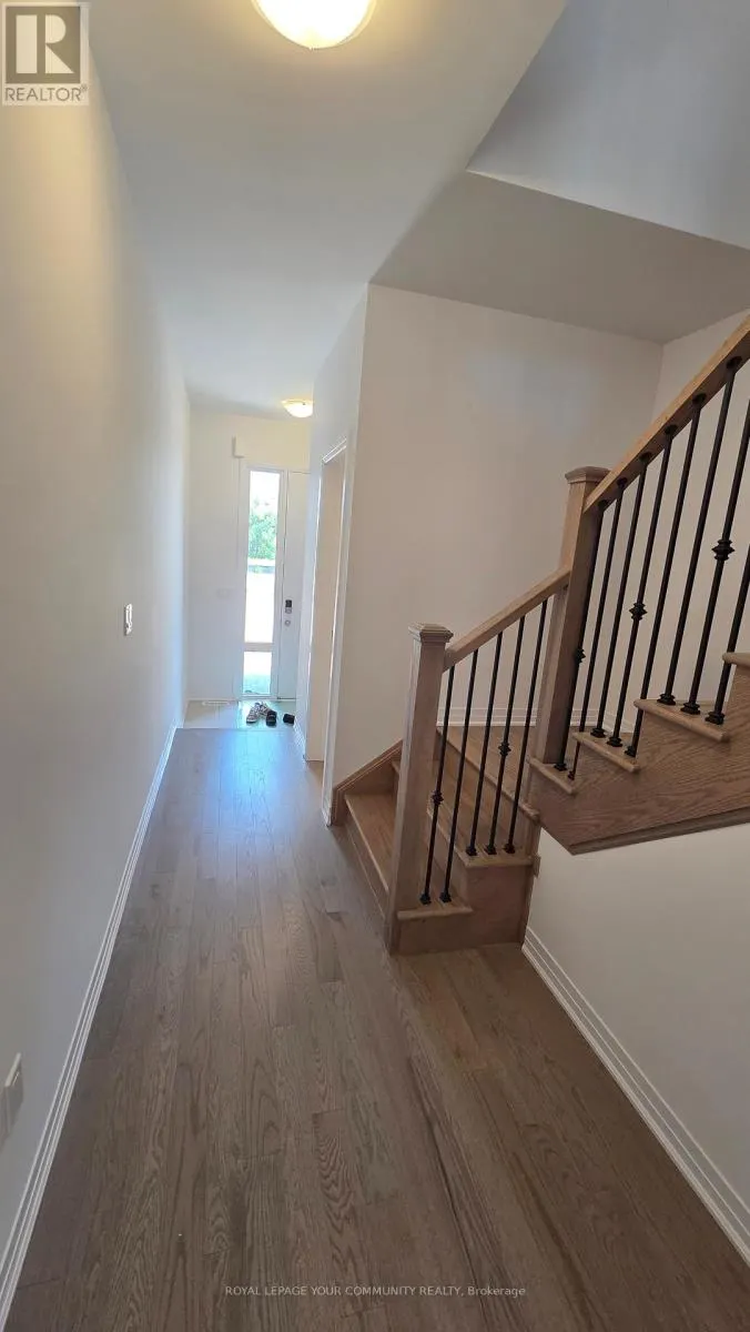 10 POETT AVENUE