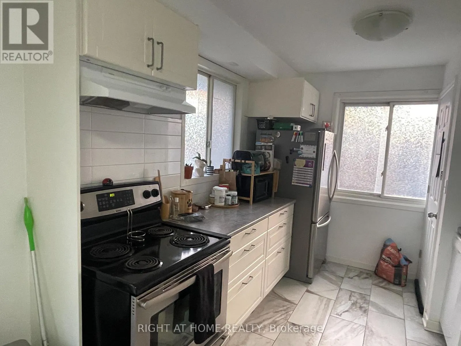 8 ROSSIE PLACE