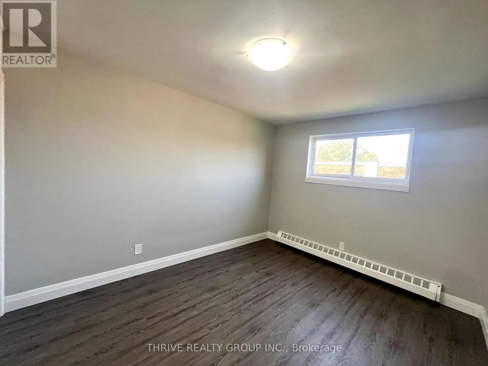 11 - 106 KING EDWARD AVENUE, #11