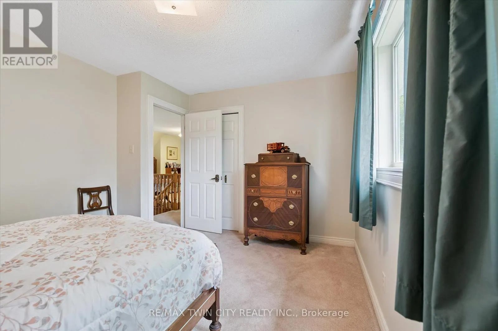 45 APPLEWOOD CRESCENT