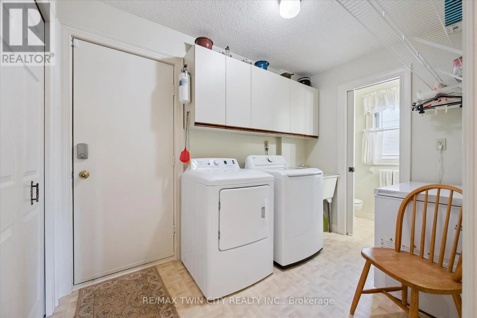 45 APPLEWOOD CRESCENT