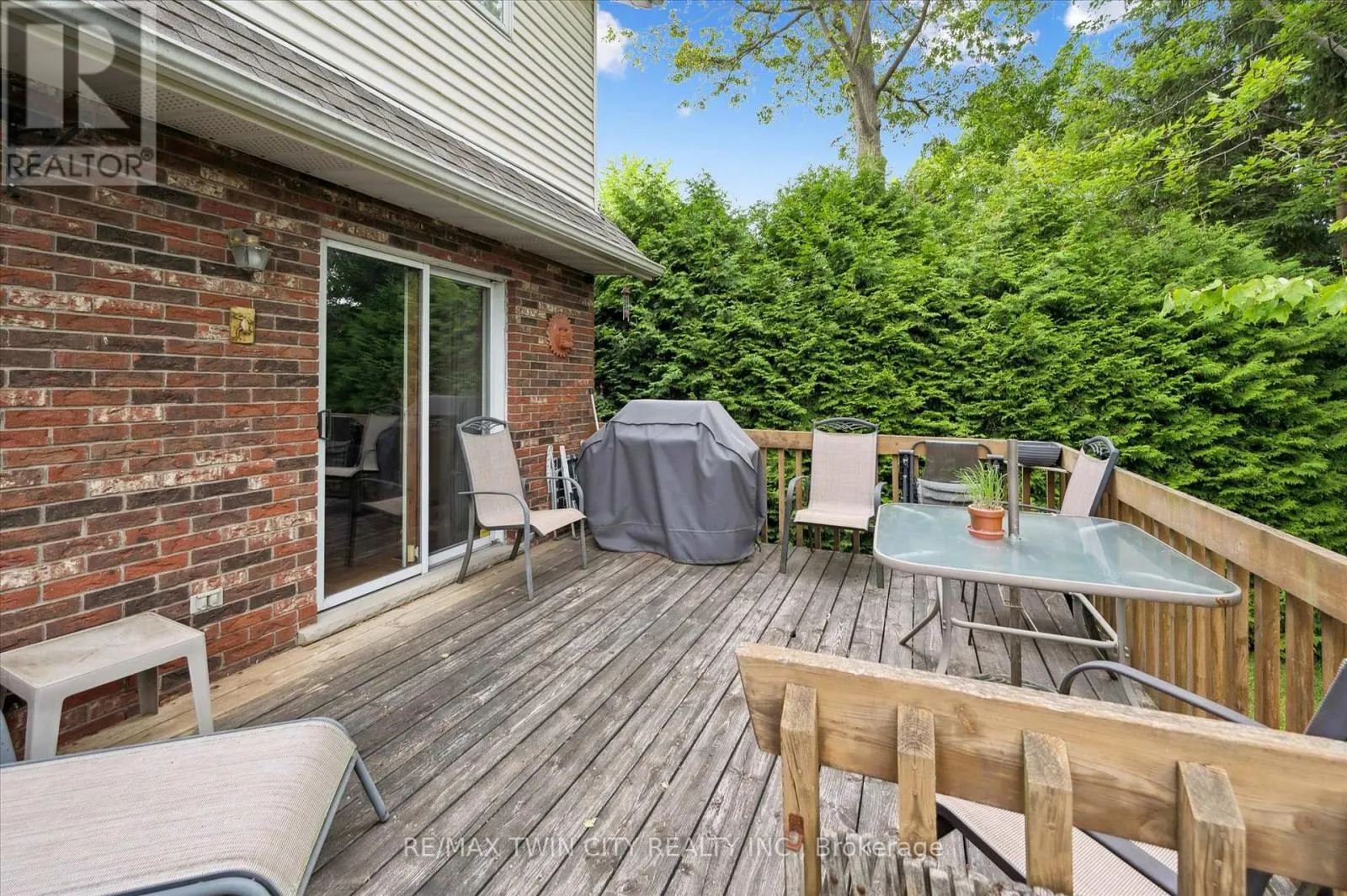 45 APPLEWOOD CRESCENT
