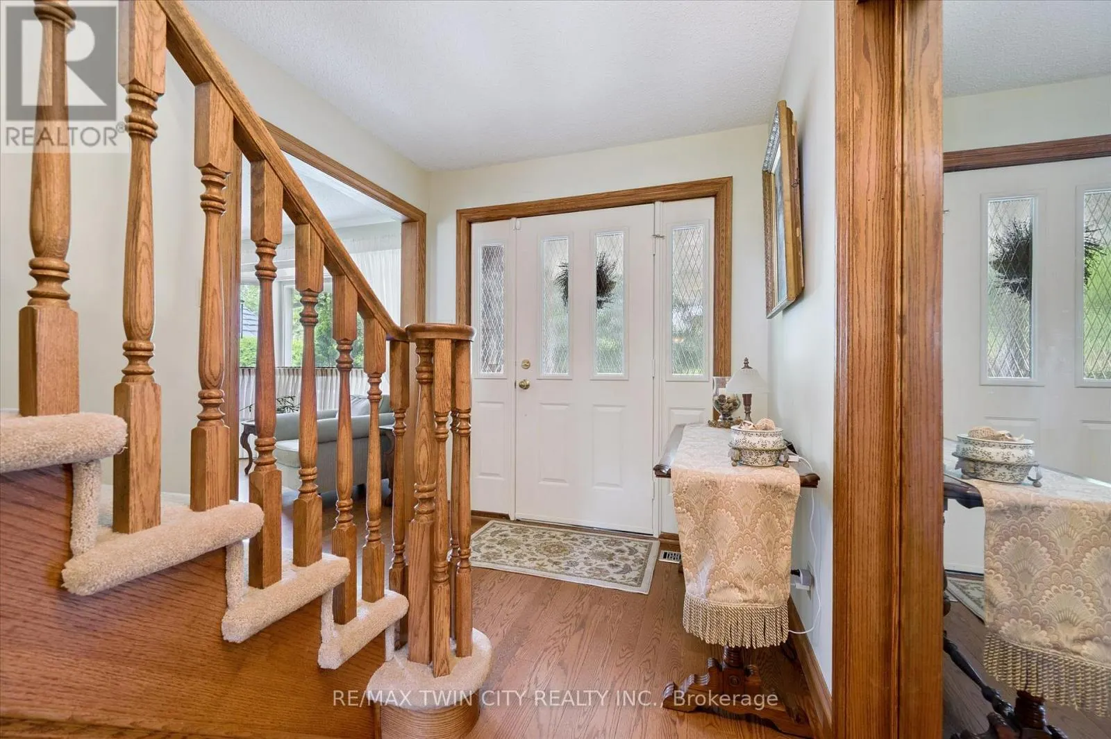 45 APPLEWOOD CRESCENT