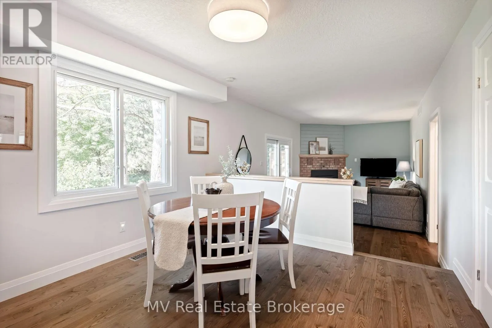 4 SARGENT BOULEVARD