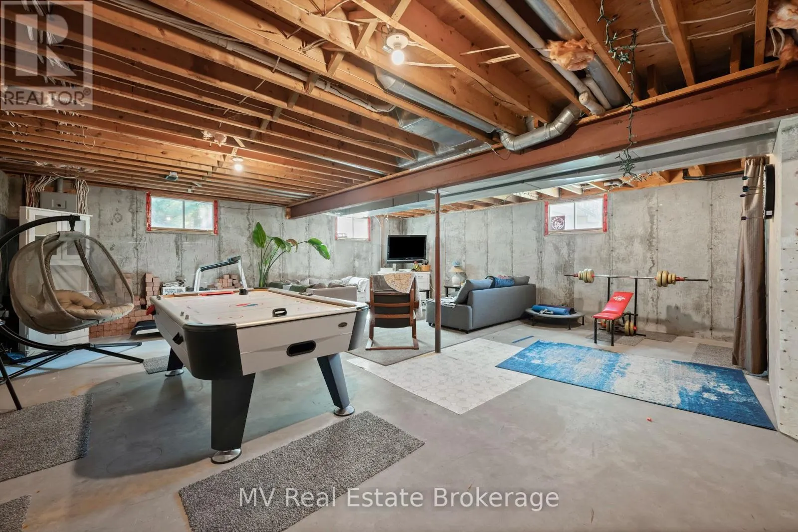 4 SARGENT BOULEVARD