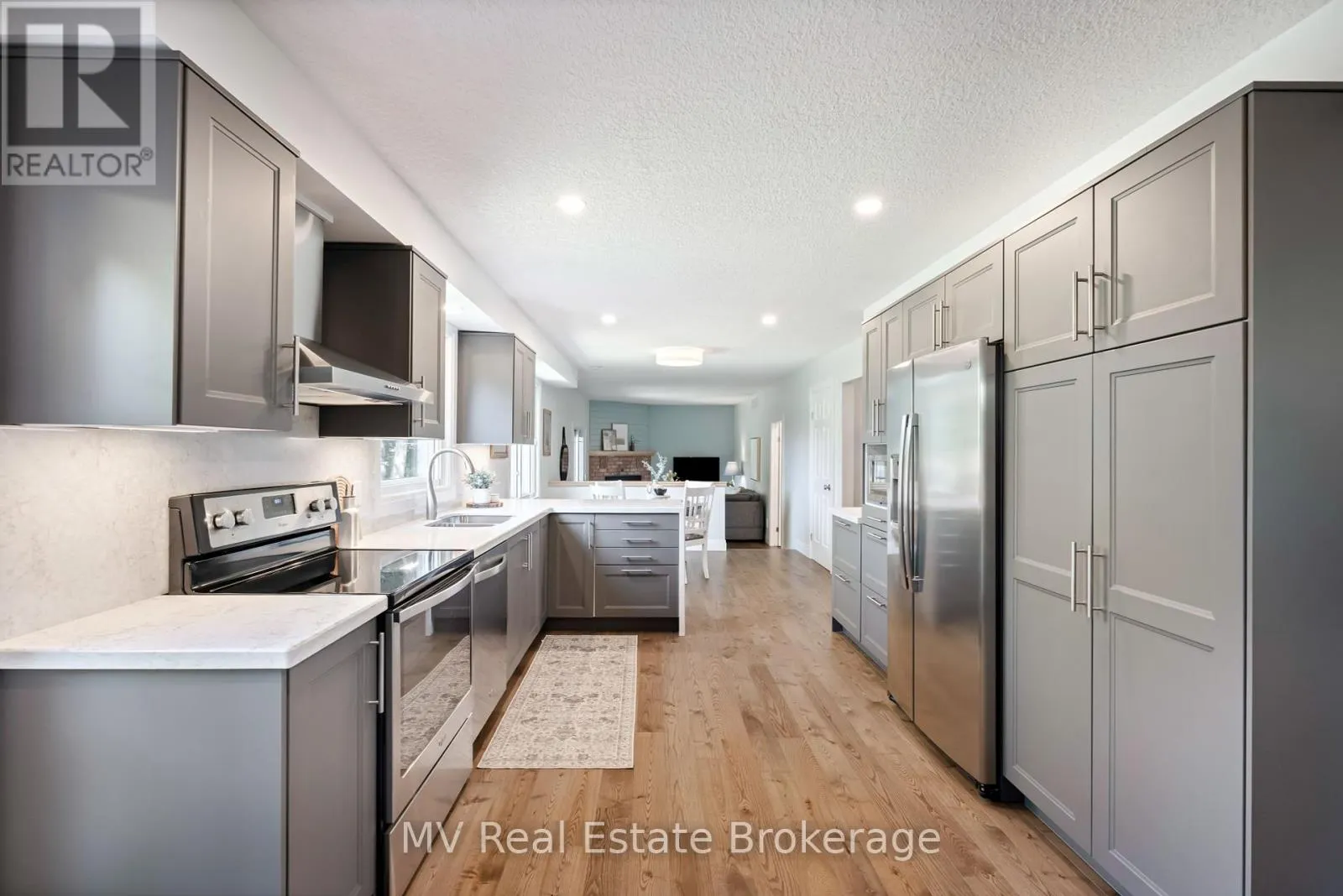 4 SARGENT BOULEVARD