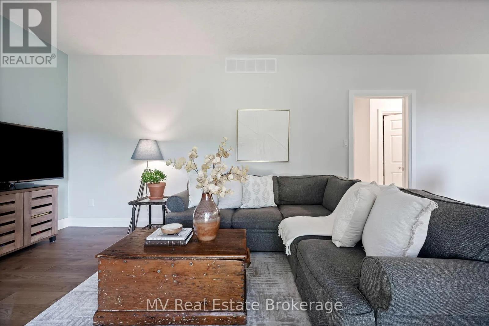 4 SARGENT BOULEVARD