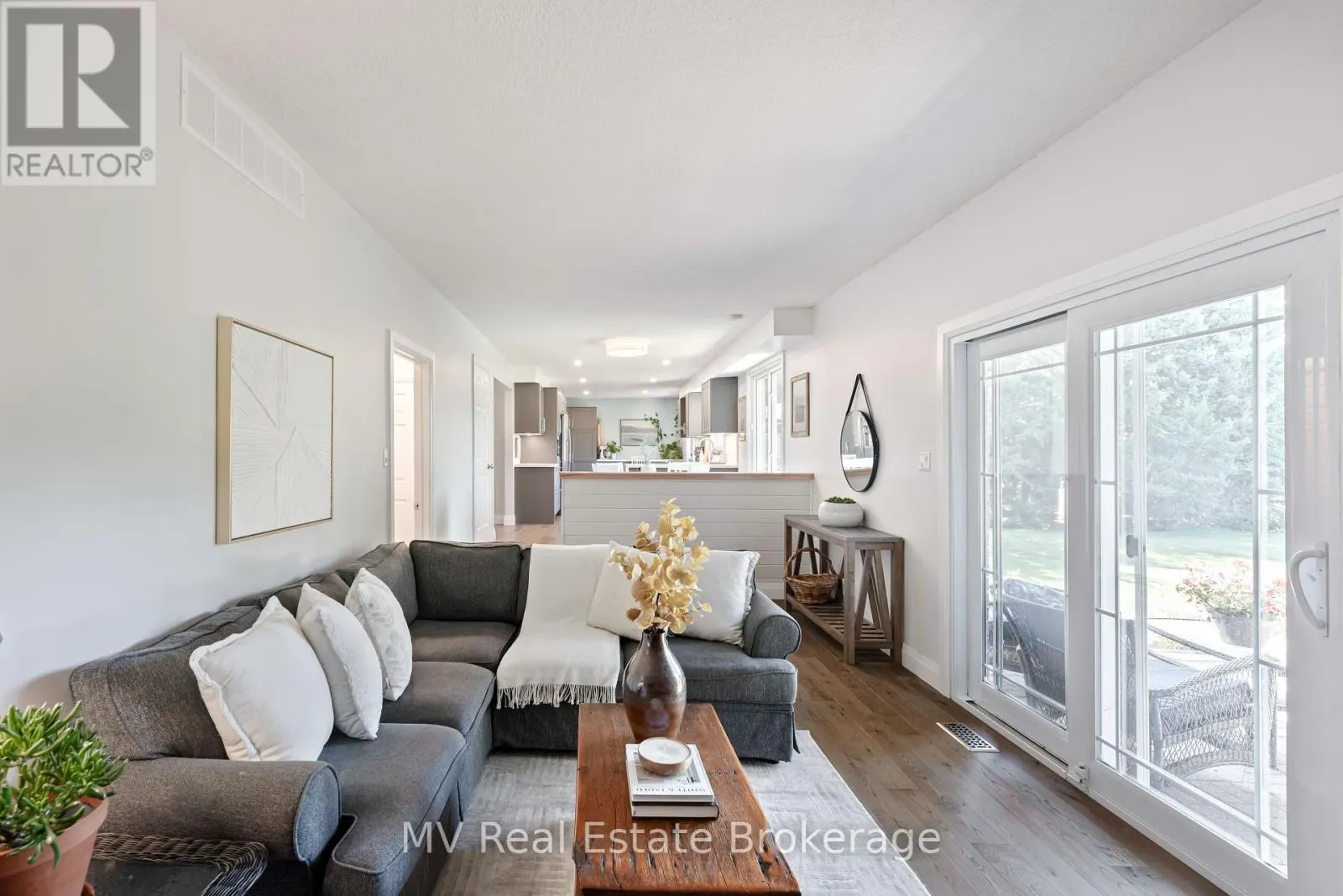4 SARGENT BOULEVARD