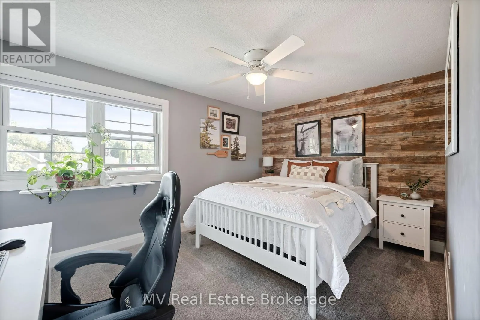4 SARGENT BOULEVARD