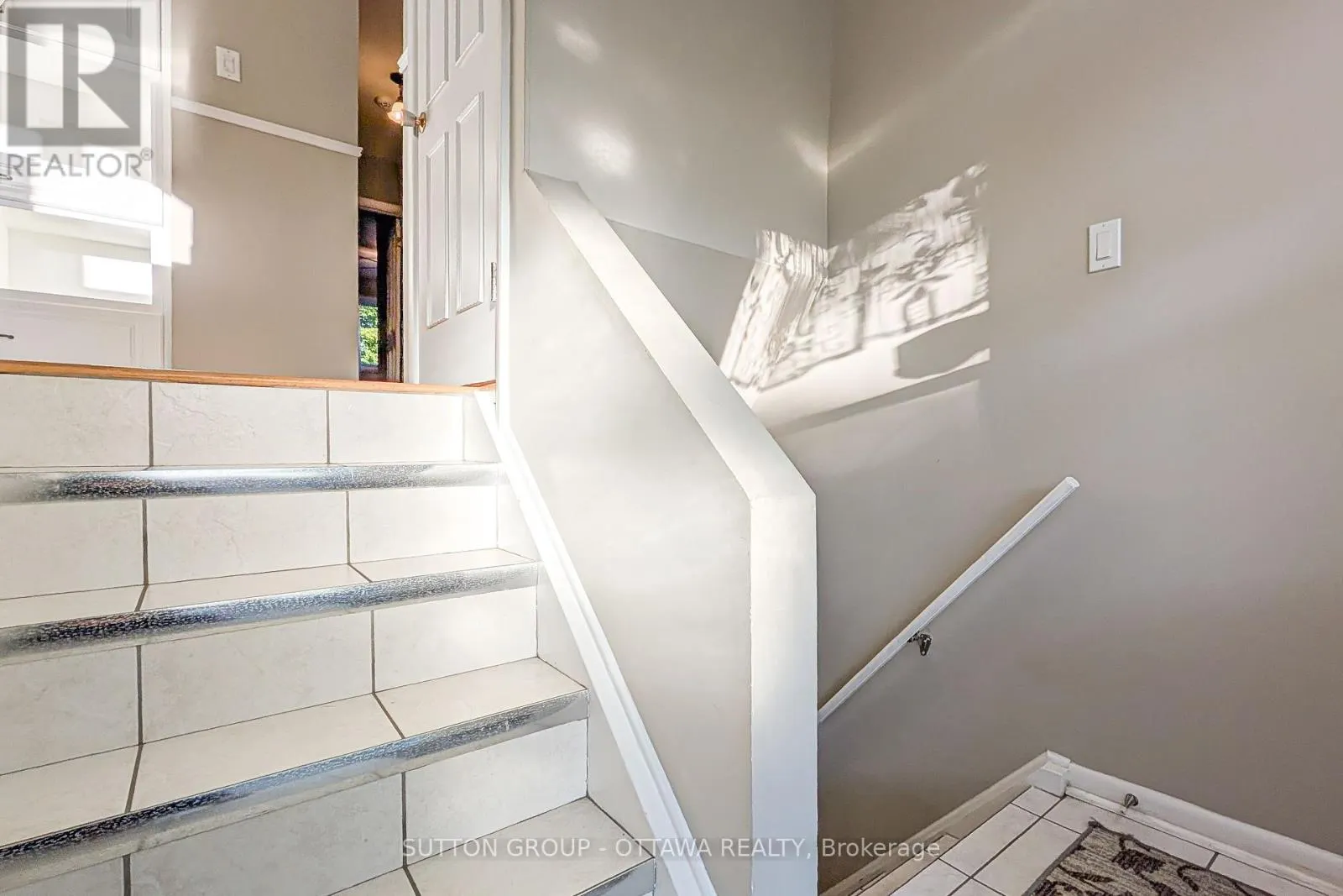 866 CLAUDE STREET