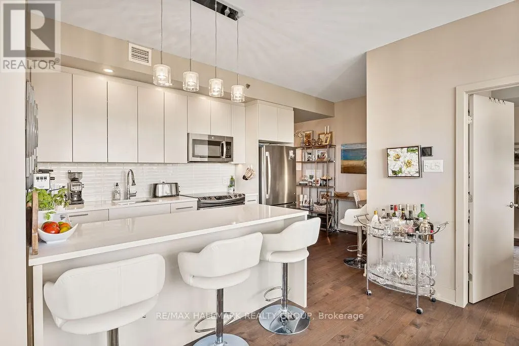 712 - 88 RICHMOND ROAD