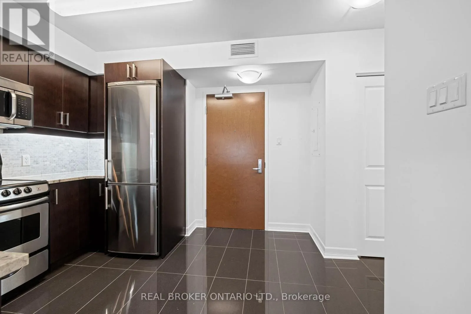 407 - 196 BESSERER STREET