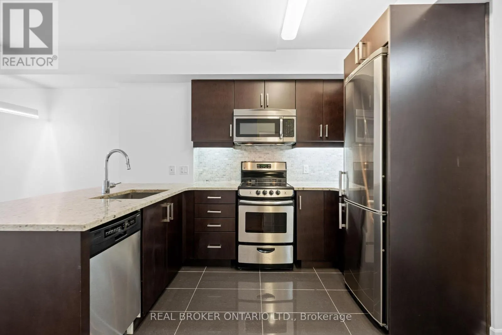 407 - 196 BESSERER STREET