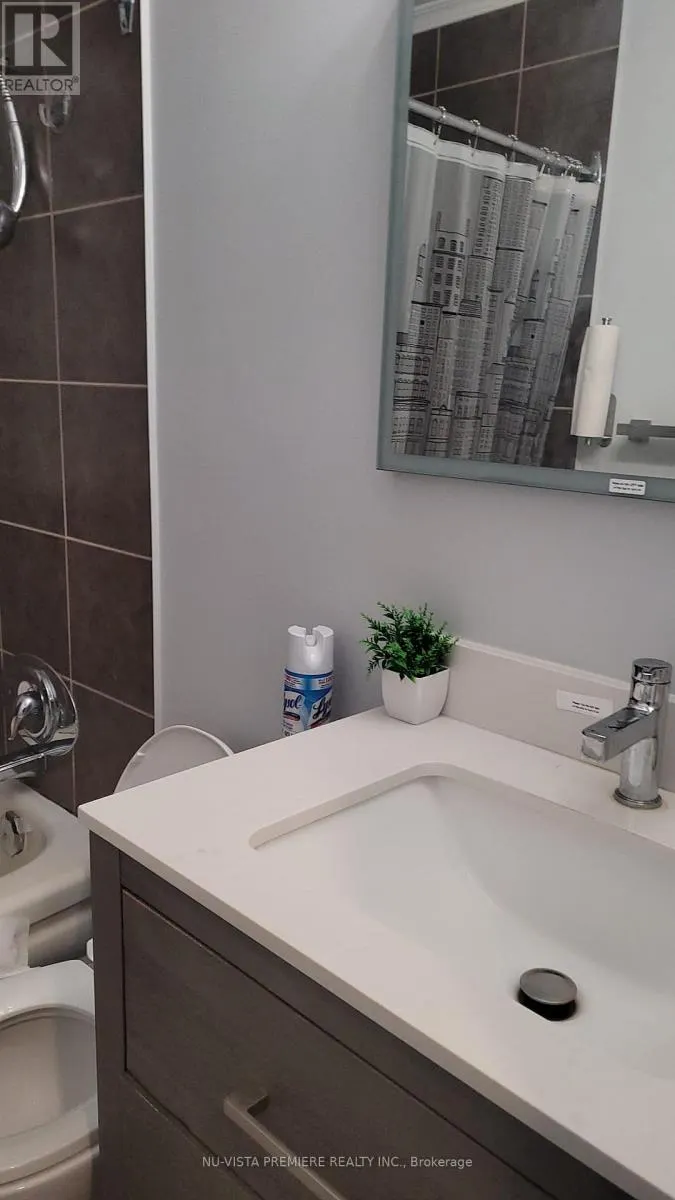 68 SOUTHDALE ROAD W