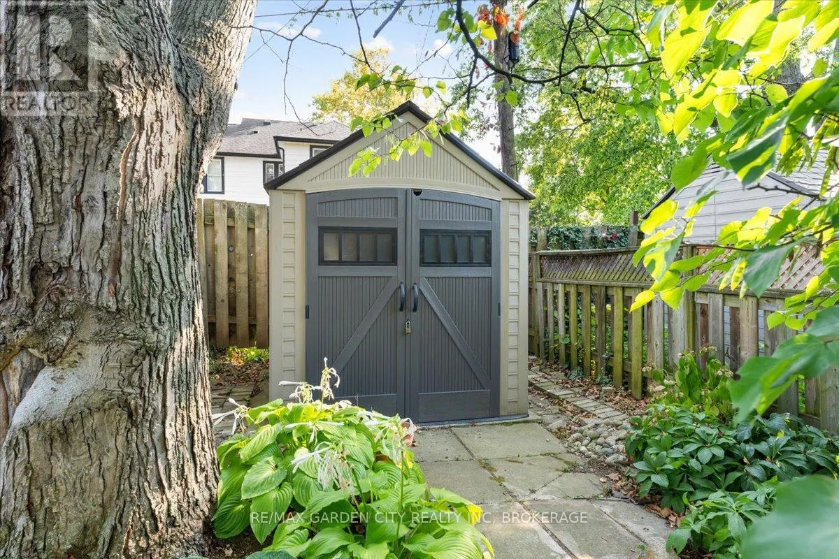 112 RIVERDALE DRIVE