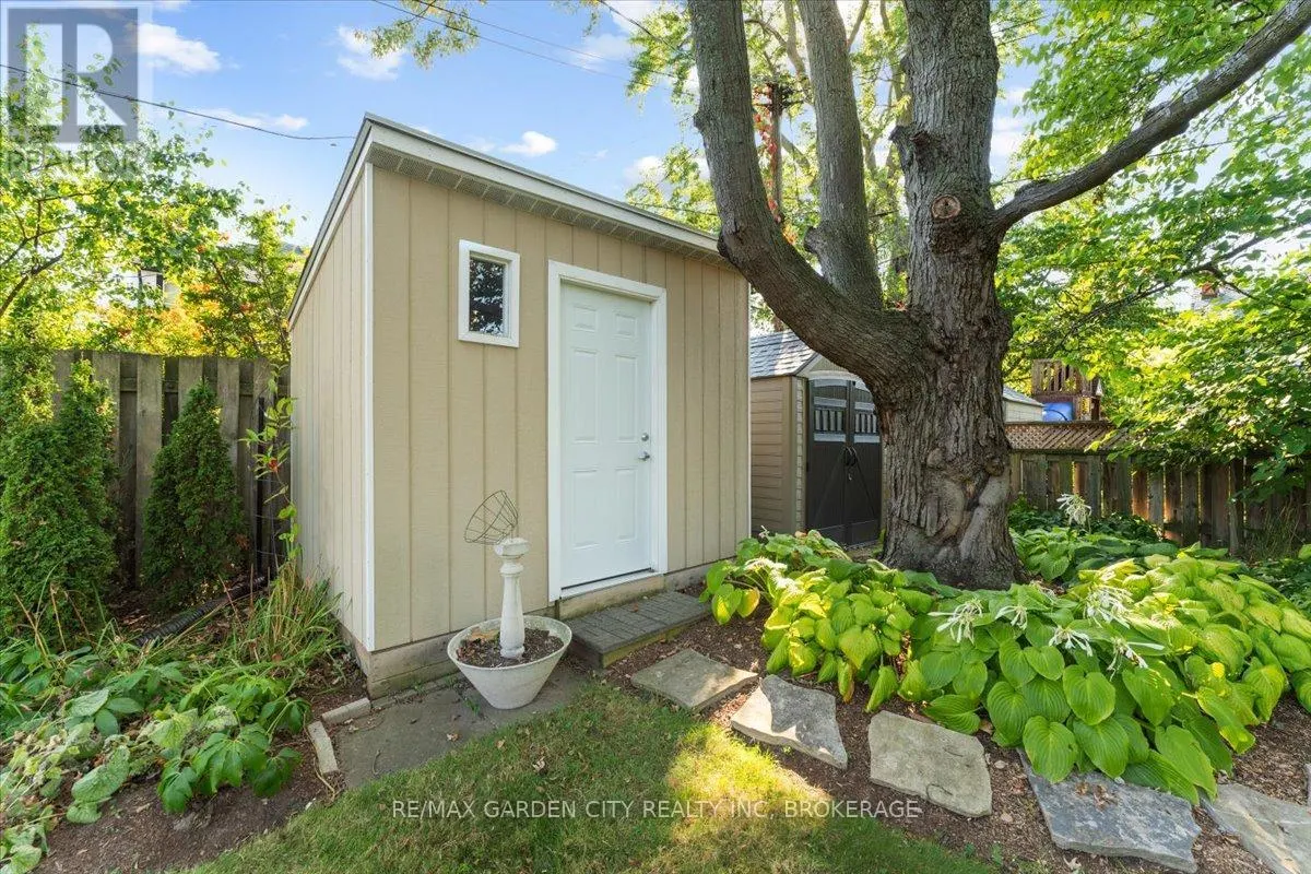 112 RIVERDALE DRIVE