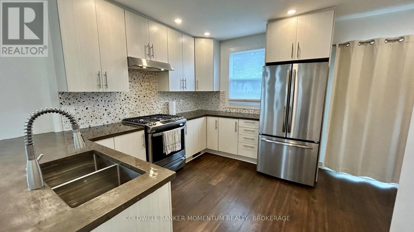 11 GREENLAW PLACE