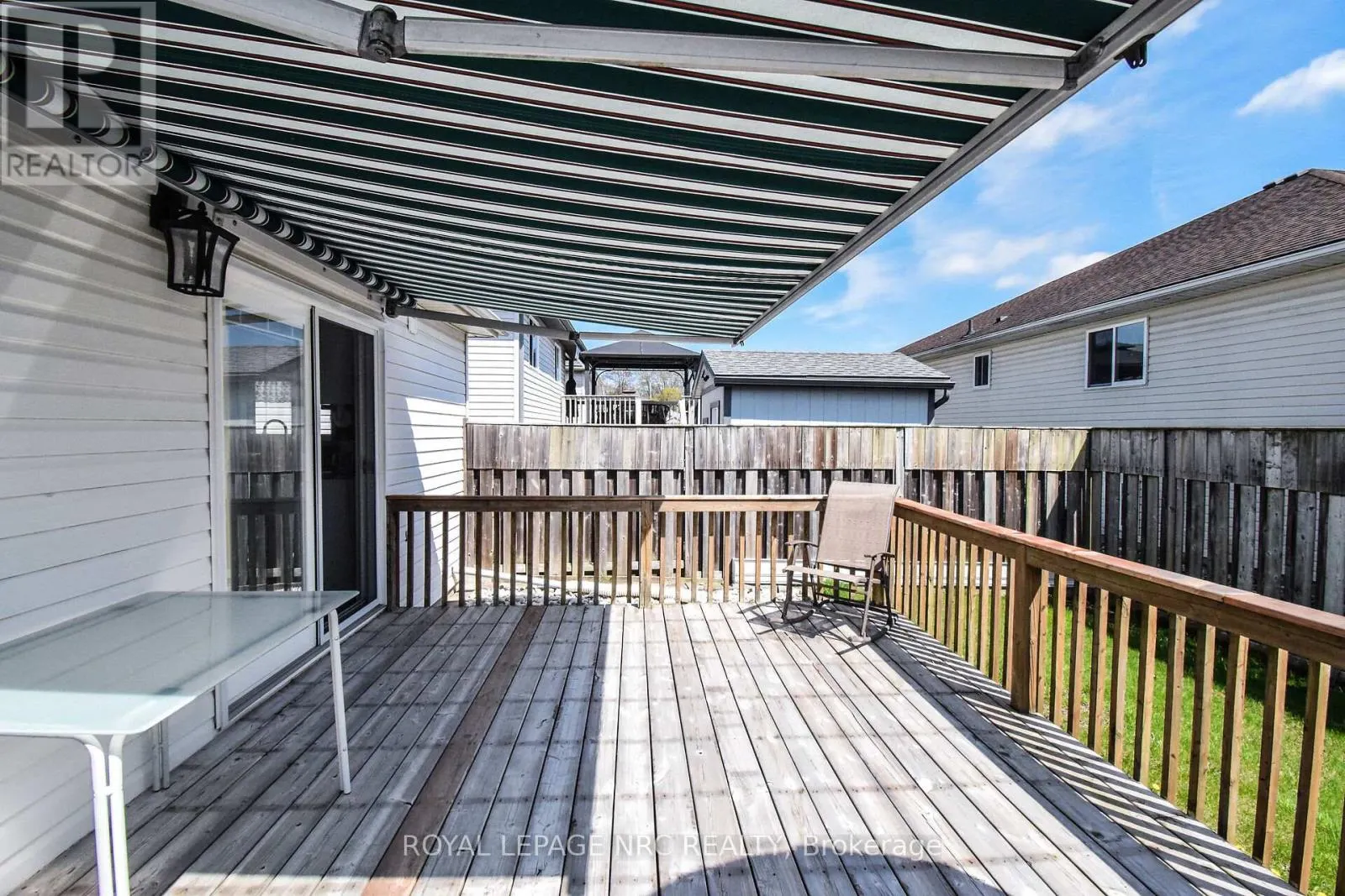 330 AUTUMN CRESCENT