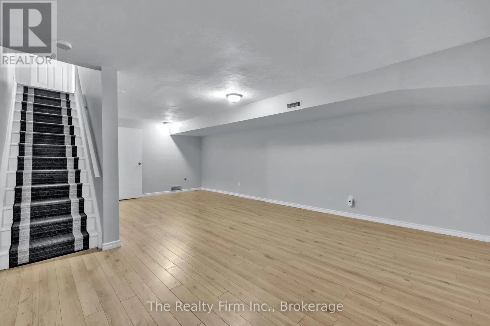 2 - 1135 NELLIS STREET, #2