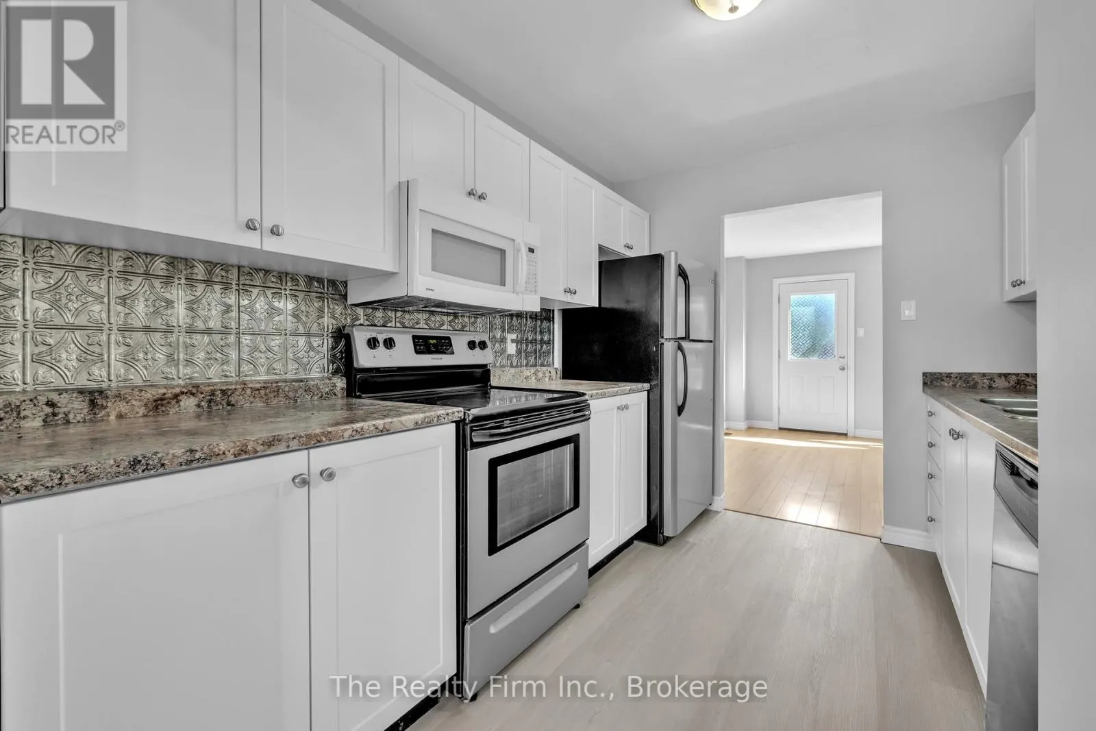 2 - 1135 NELLIS STREET, #2