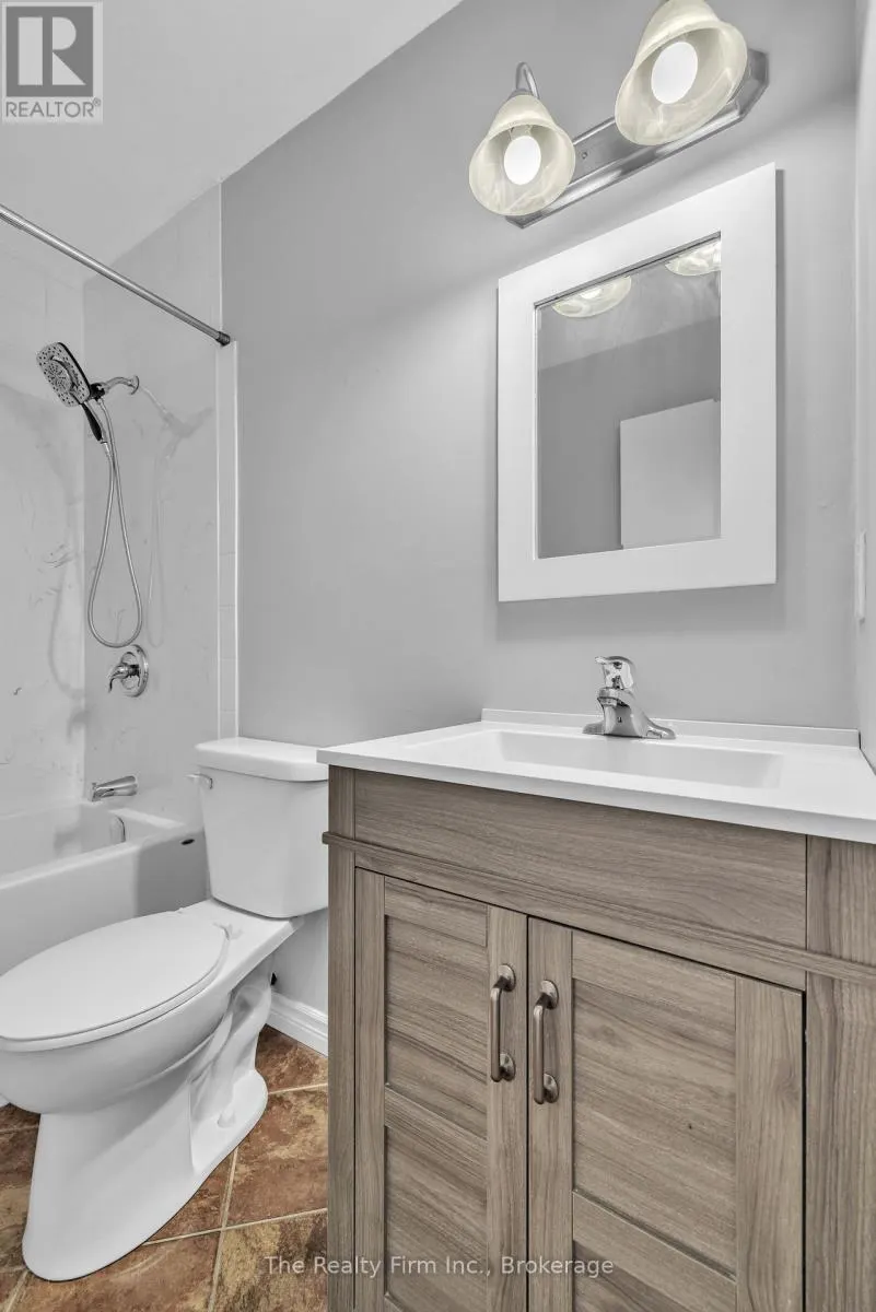 2 - 1135 NELLIS STREET, #2