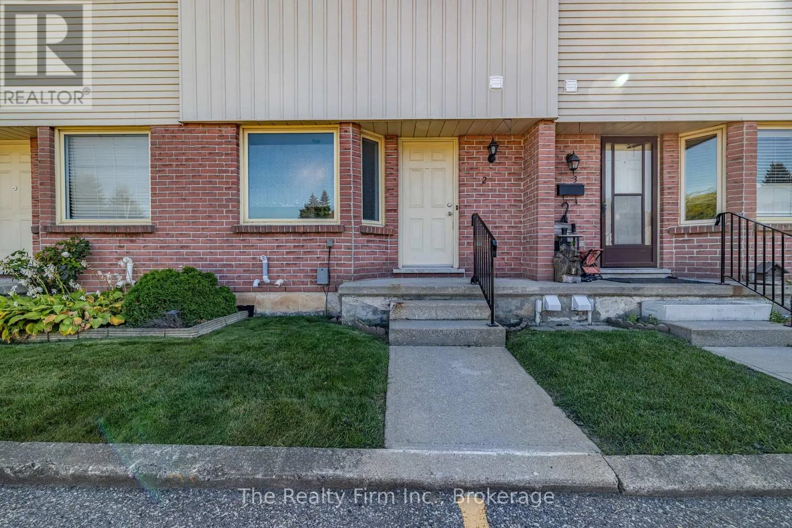 2 - 1135 NELLIS STREET, #2