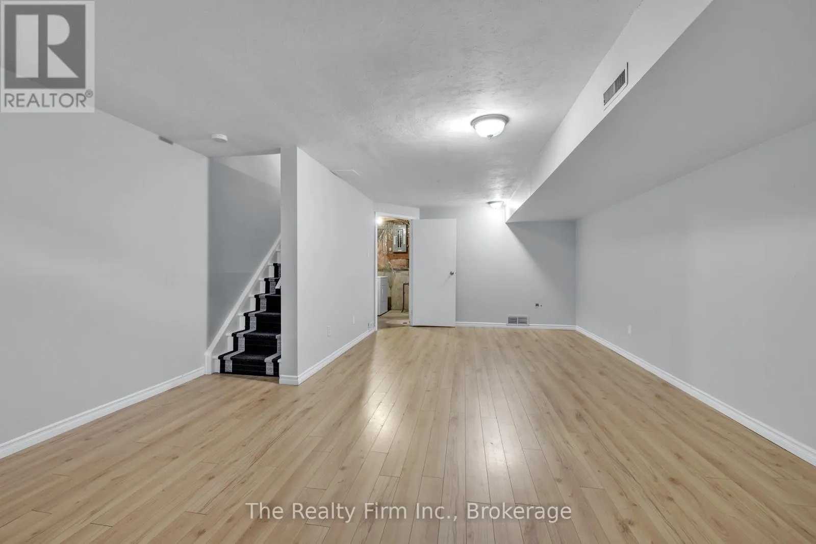 2 - 1135 NELLIS STREET, #2