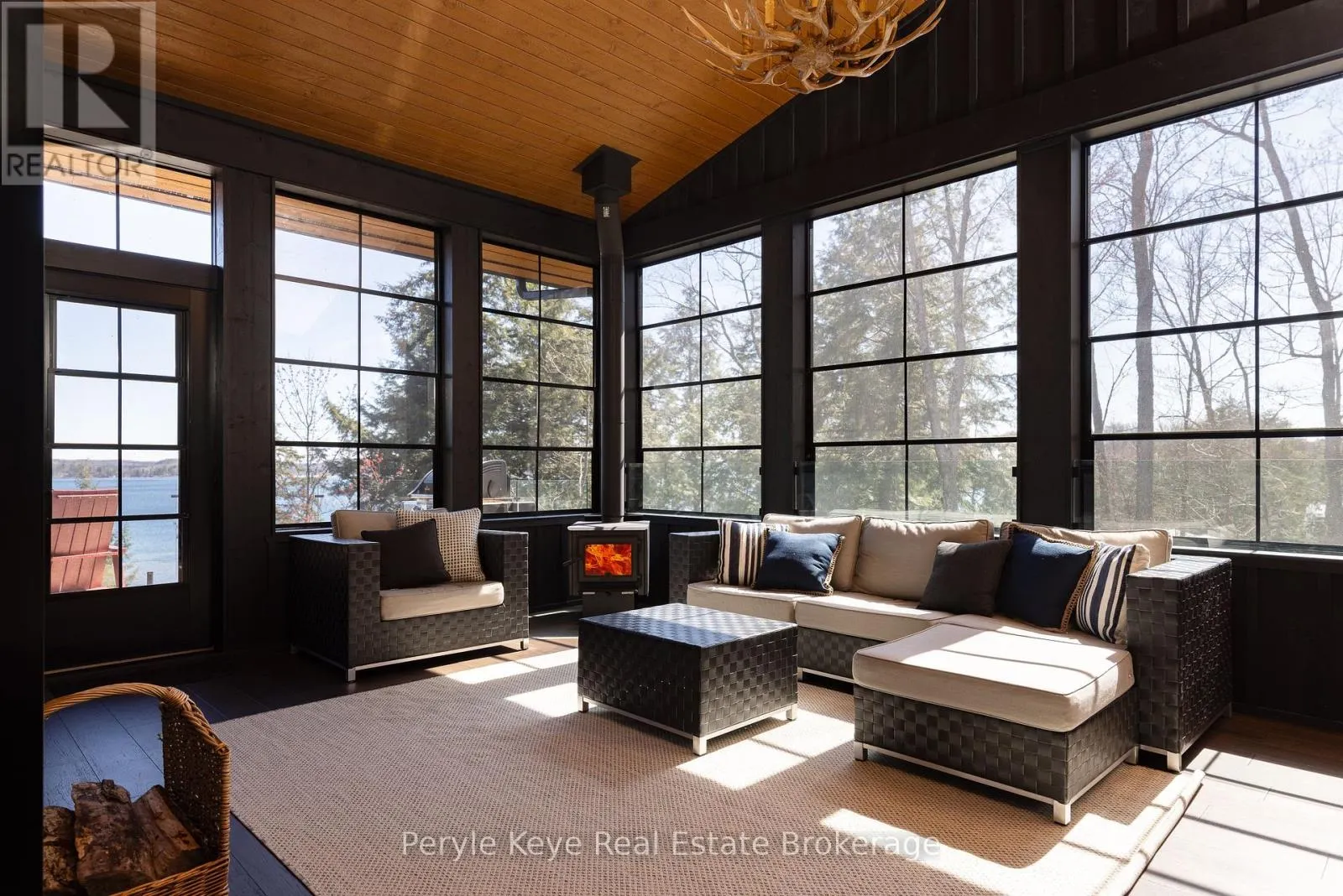 86 CLAREN CRESCENT
