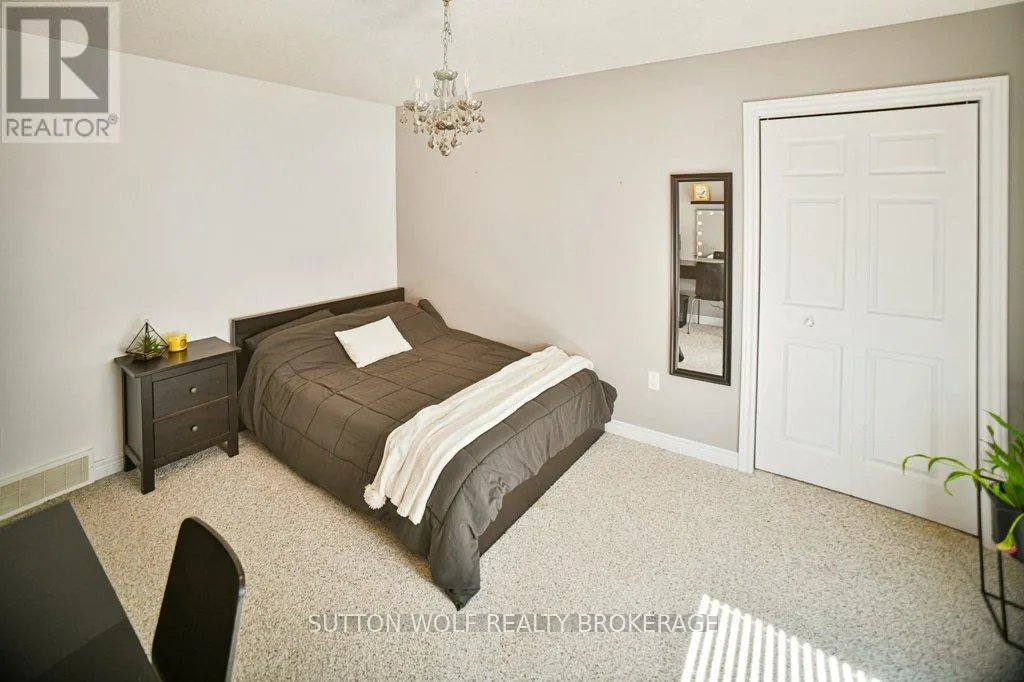 22 PITTAO PLACE