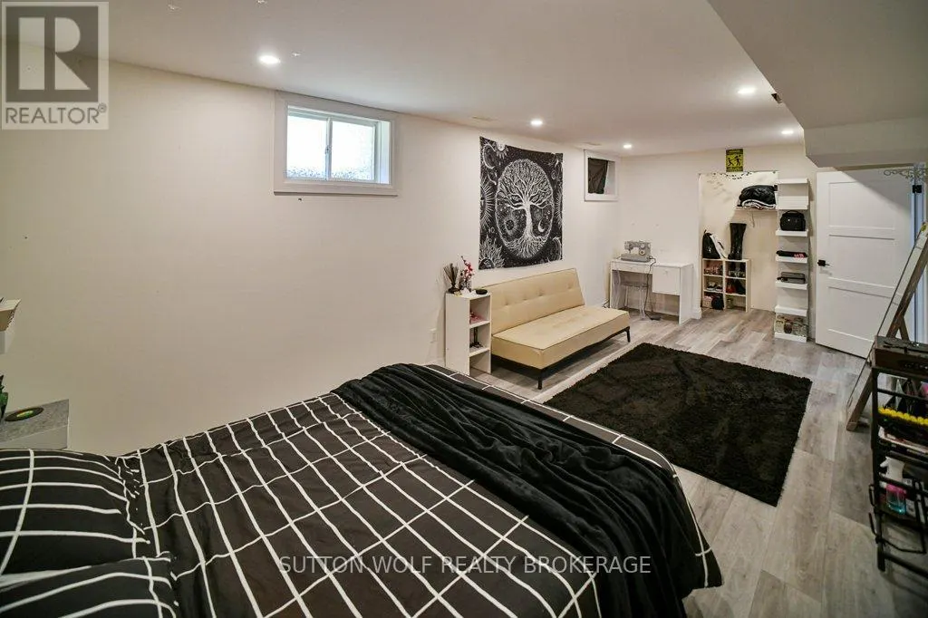 22 PITTAO PLACE
