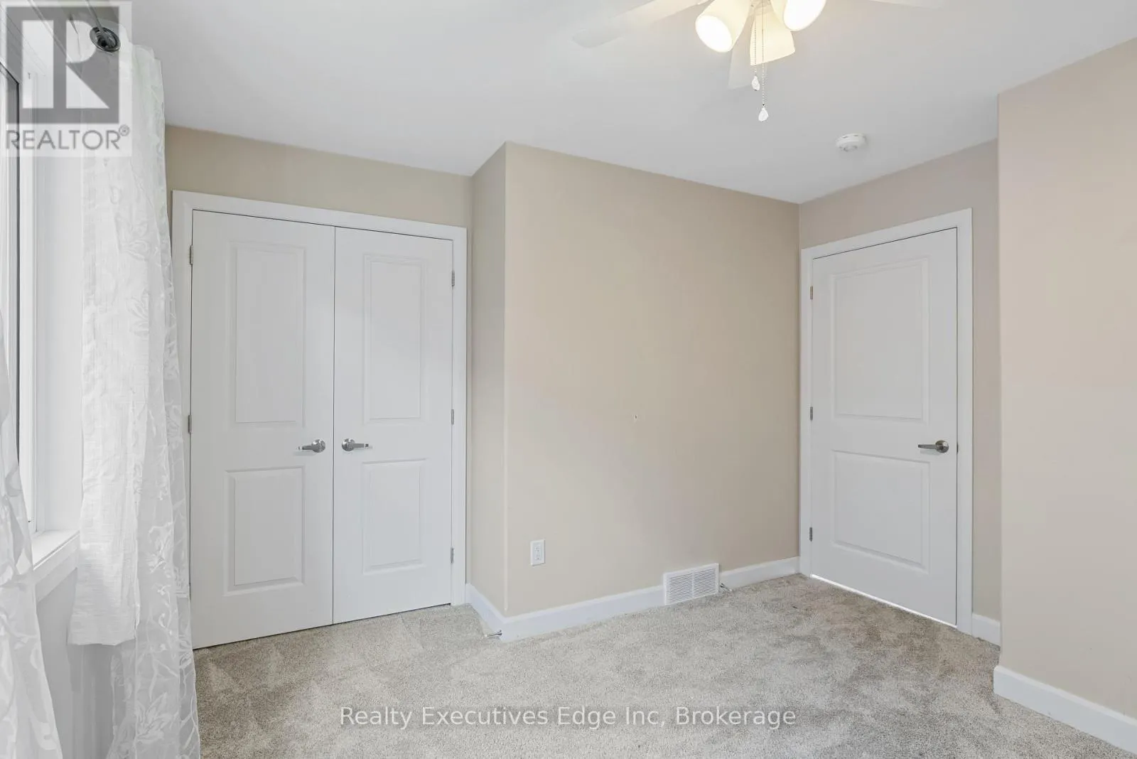 98 MOONSTONE CRESCENT