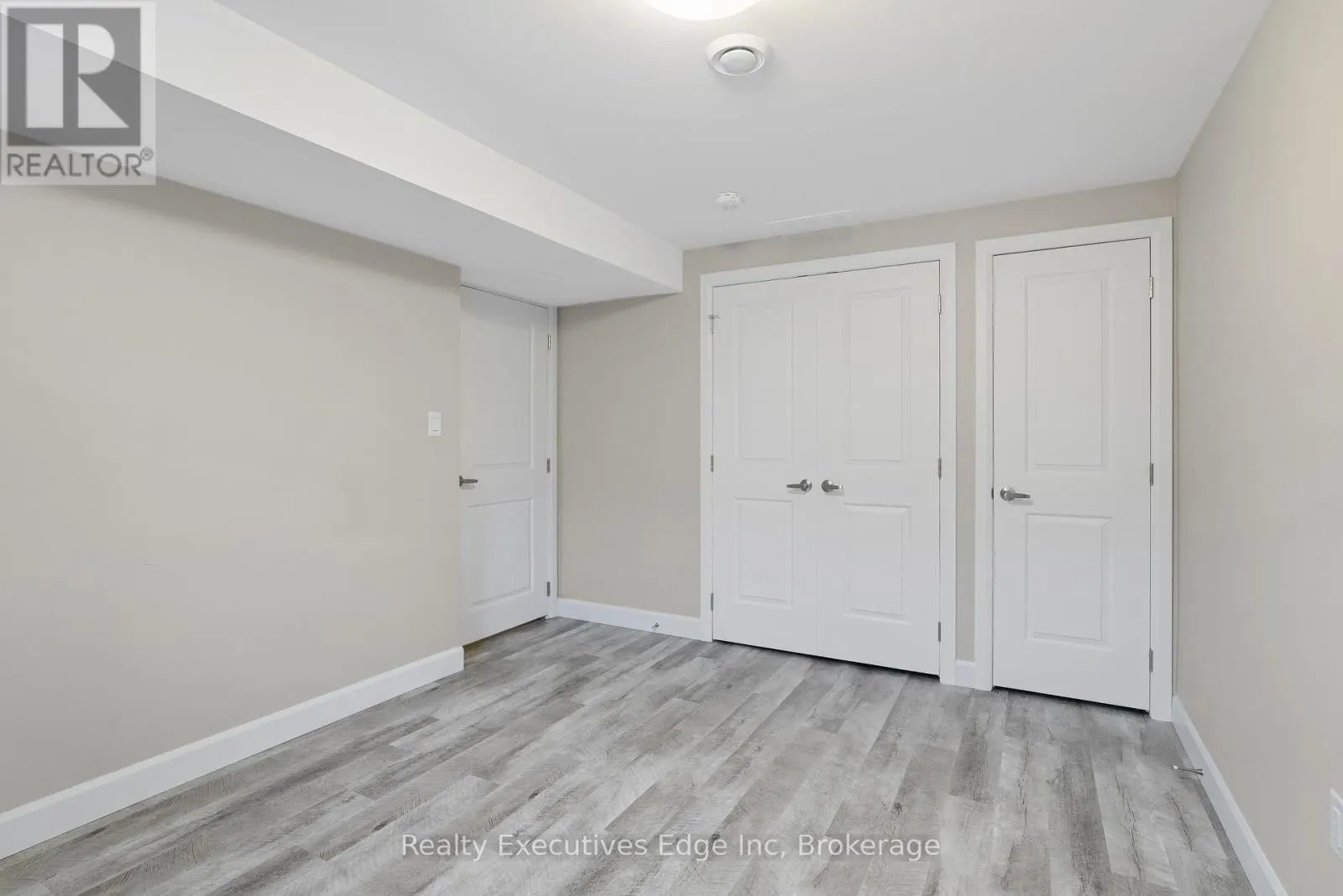98 MOONSTONE CRESCENT