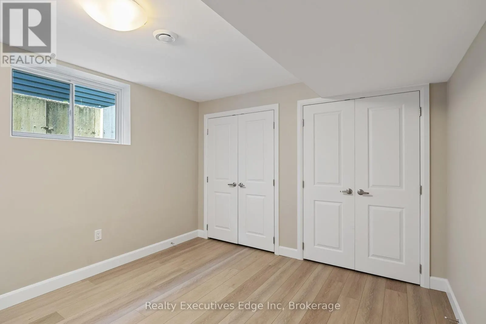 98 MOONSTONE CRESCENT