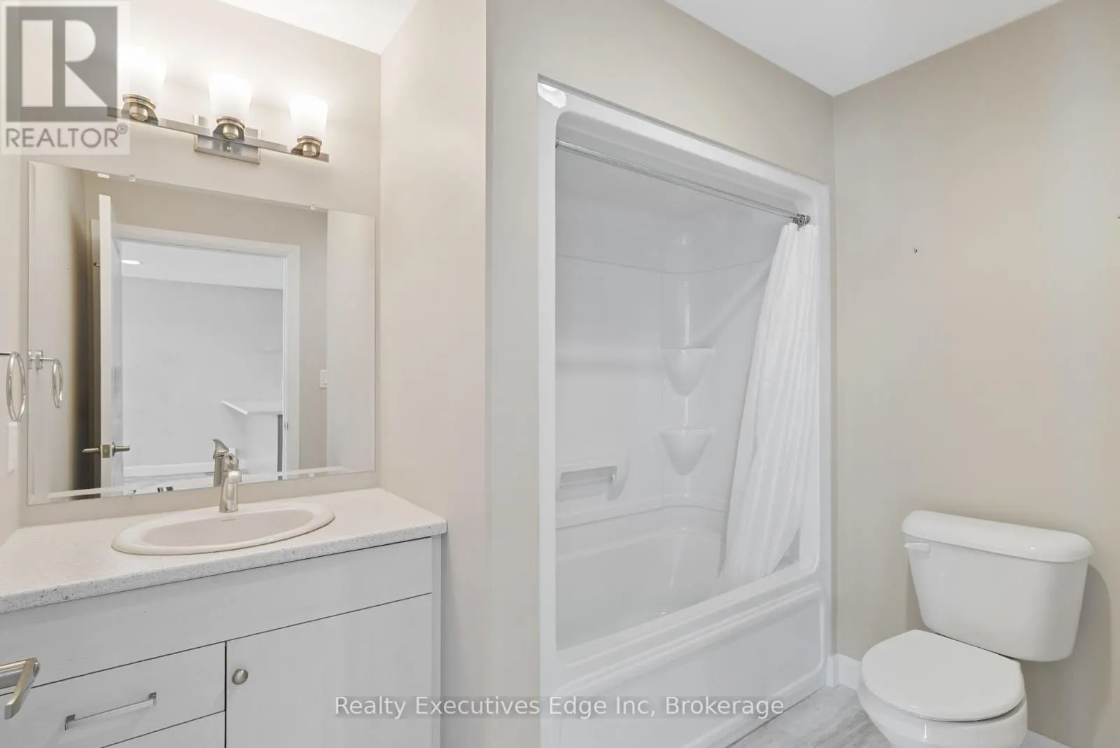 98 MOONSTONE CRESCENT