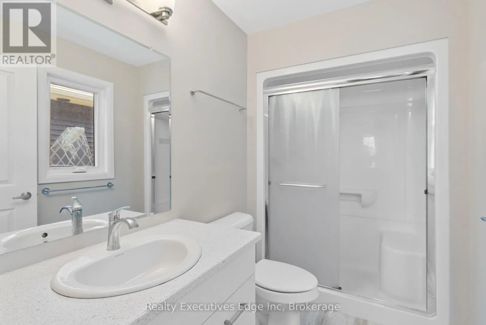 98 MOONSTONE CRESCENT