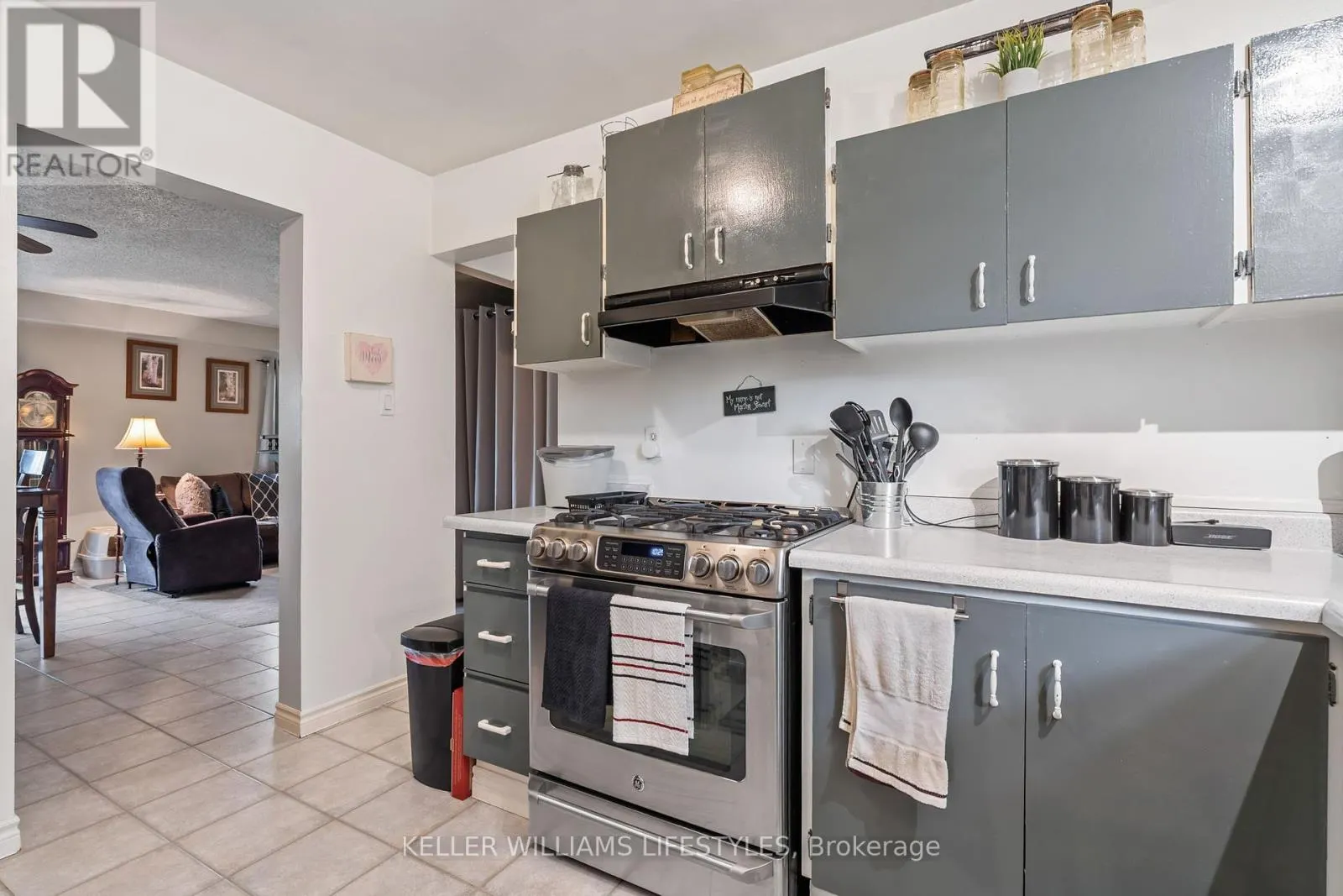 40 - 971 ADELAIDE STREET S, #40