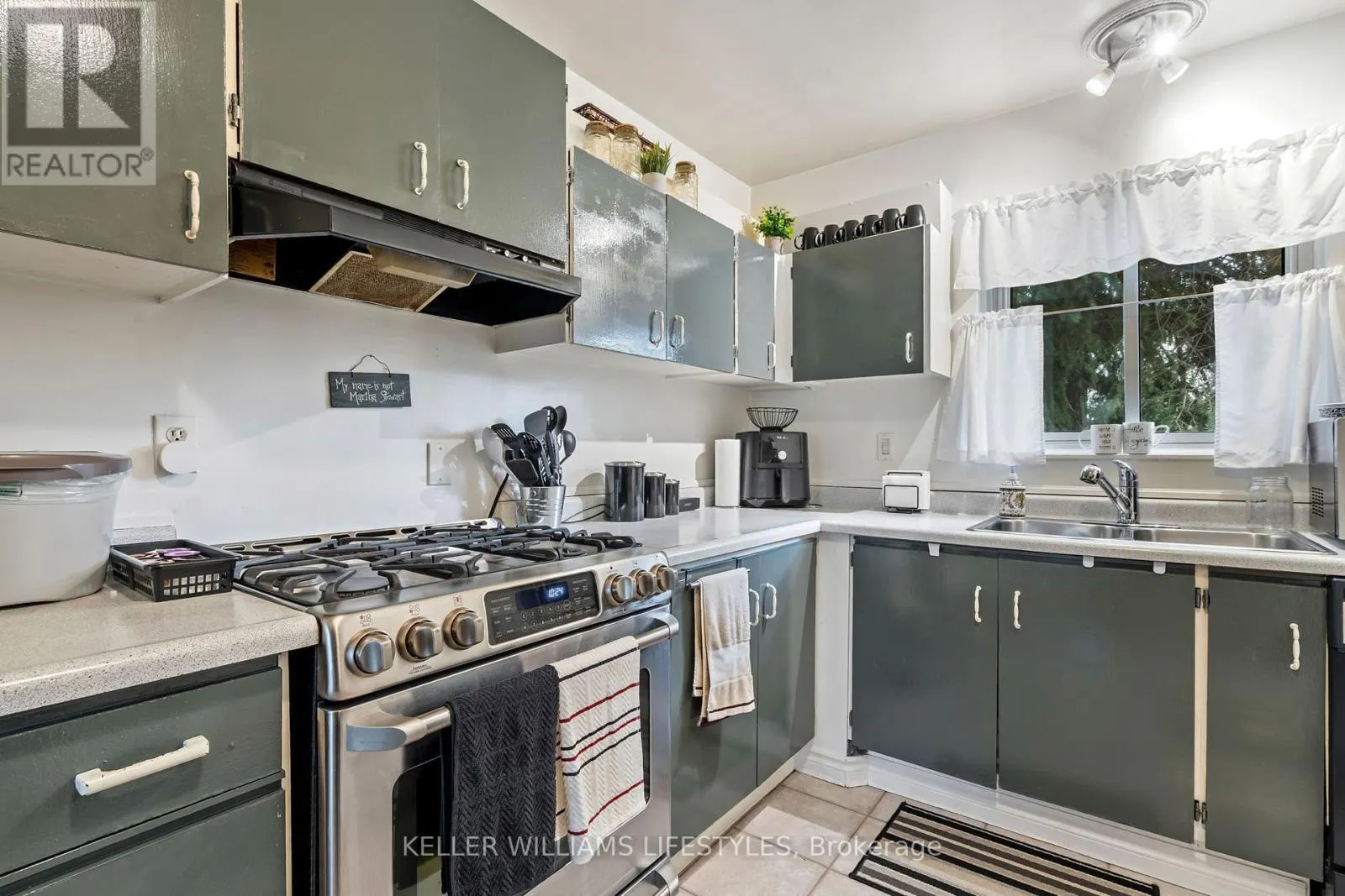 40 - 971 ADELAIDE STREET S, #40