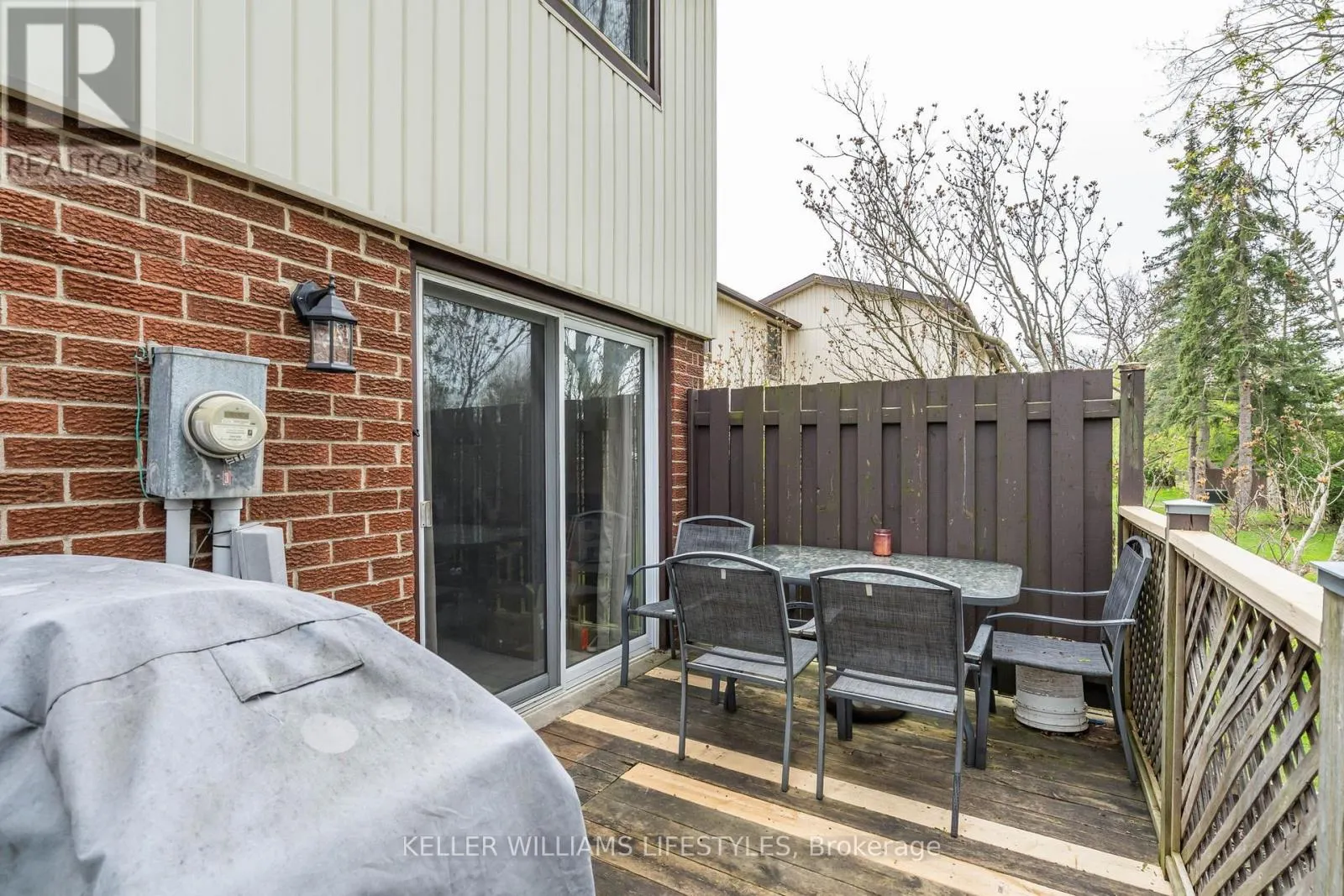 40 - 971 ADELAIDE STREET S, #40