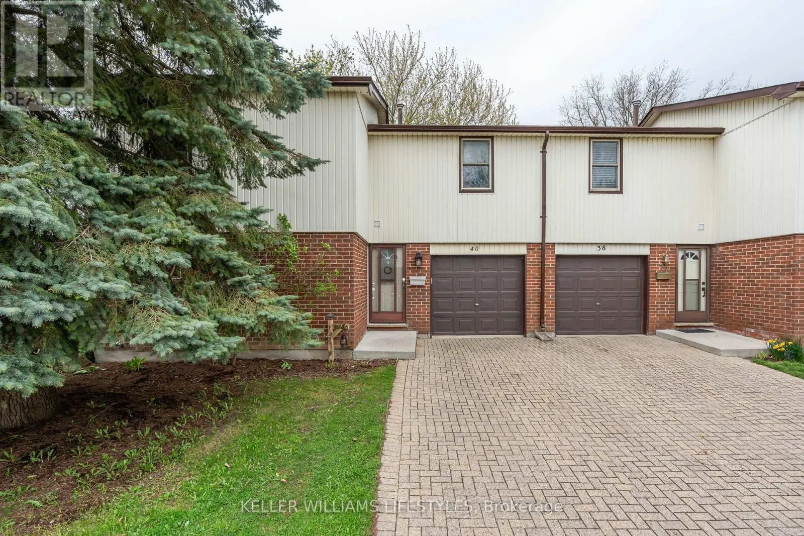 40 - 971 ADELAIDE STREET S, #40
