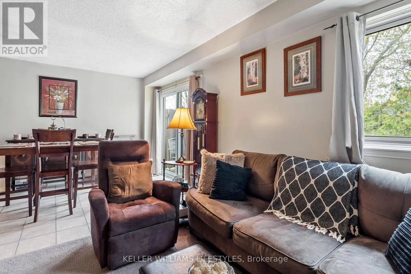 40 - 971 ADELAIDE STREET S, #40