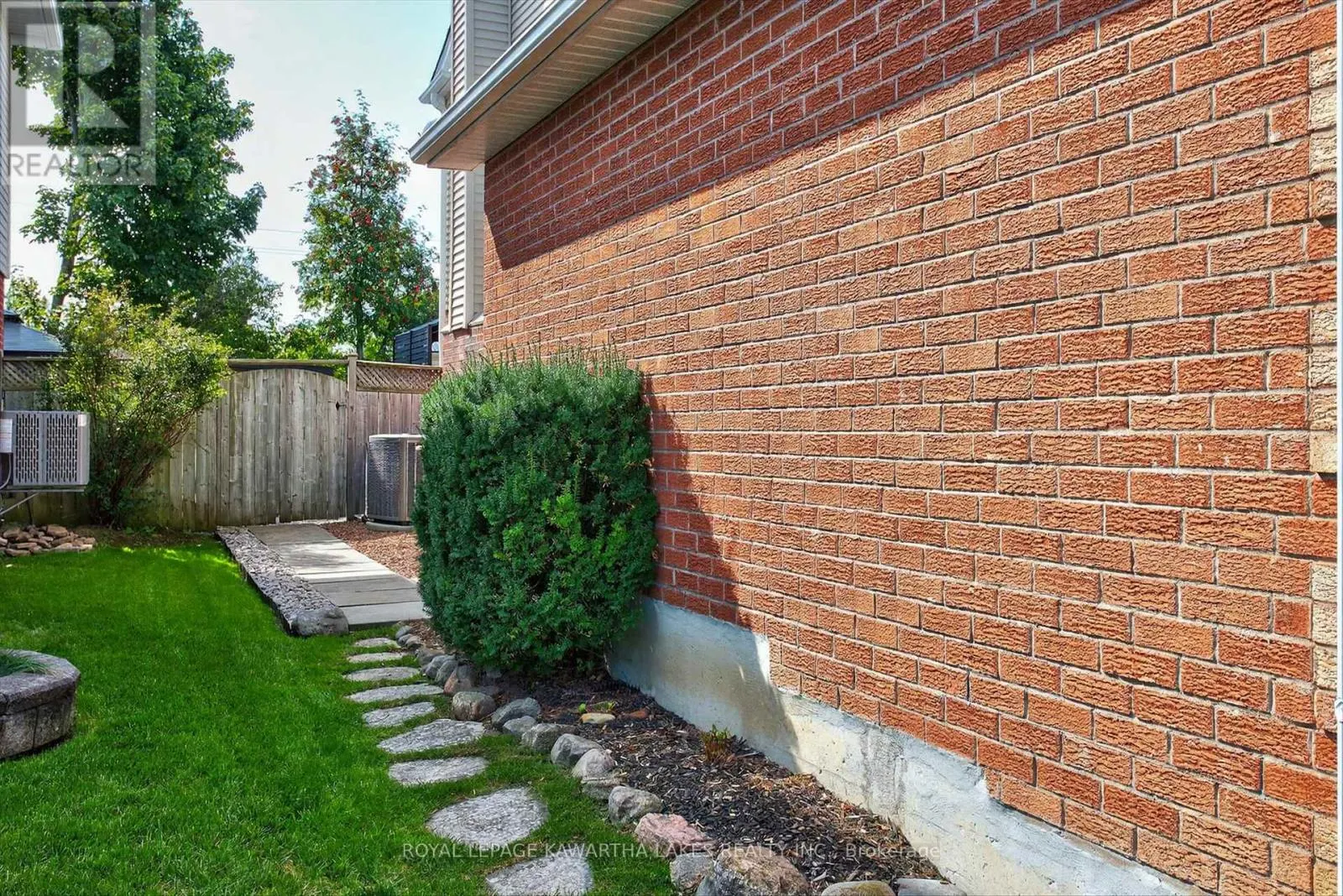 29 FLAVELLE CRESCENT