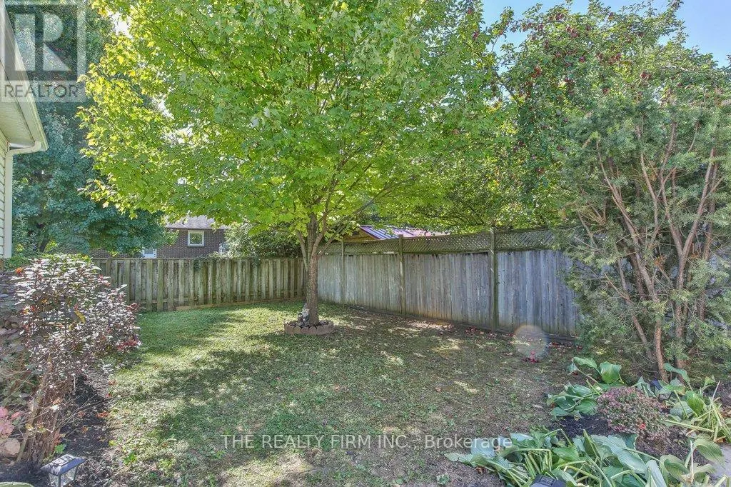 56 TOULON CRESCENT