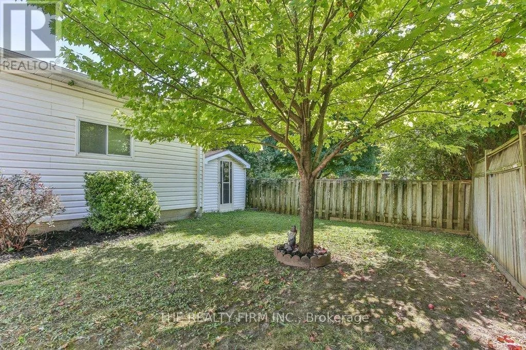 56 TOULON CRESCENT