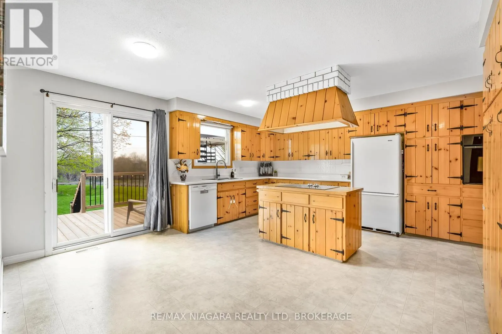 252 MELLANBY AVENUE