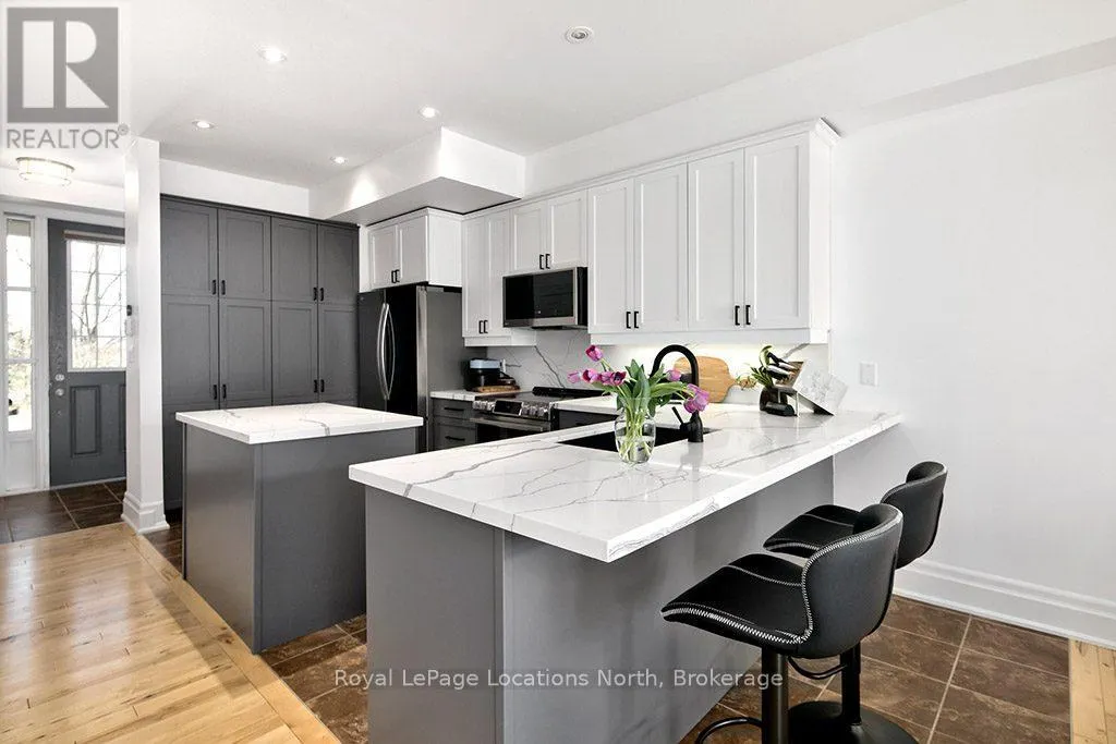 1 - 108 LANDRY LANE, #1