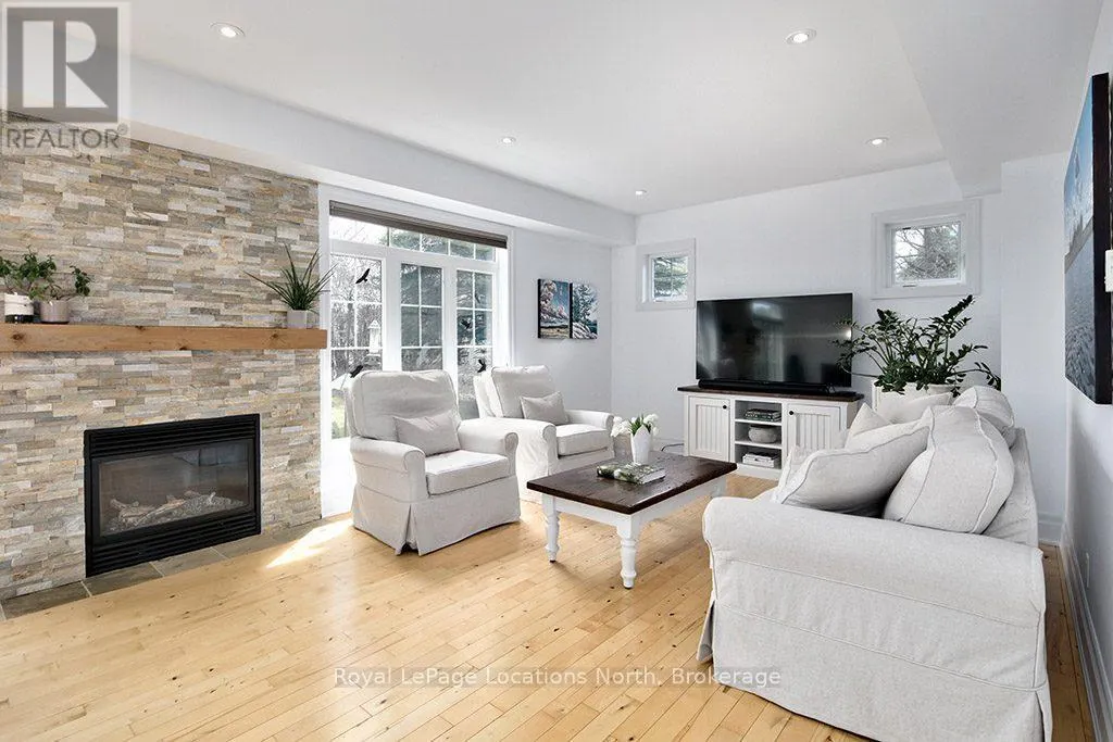 1 - 108 LANDRY LANE, #1