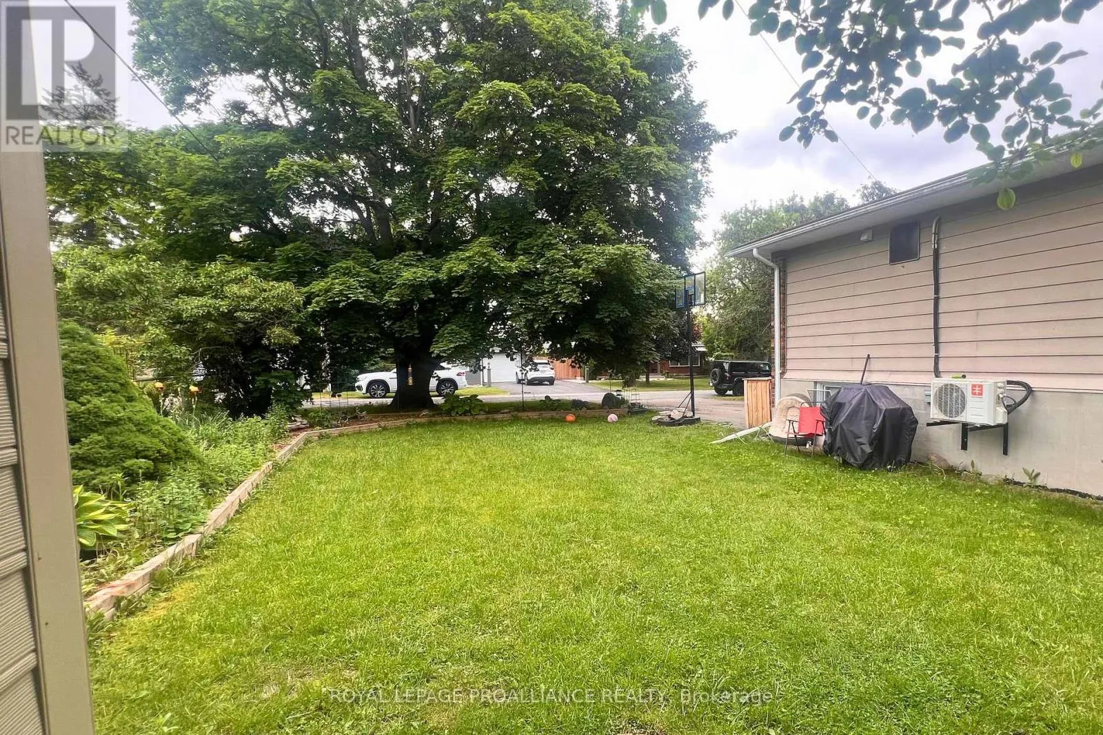 B - 20 MUNRO AVENUE, #B