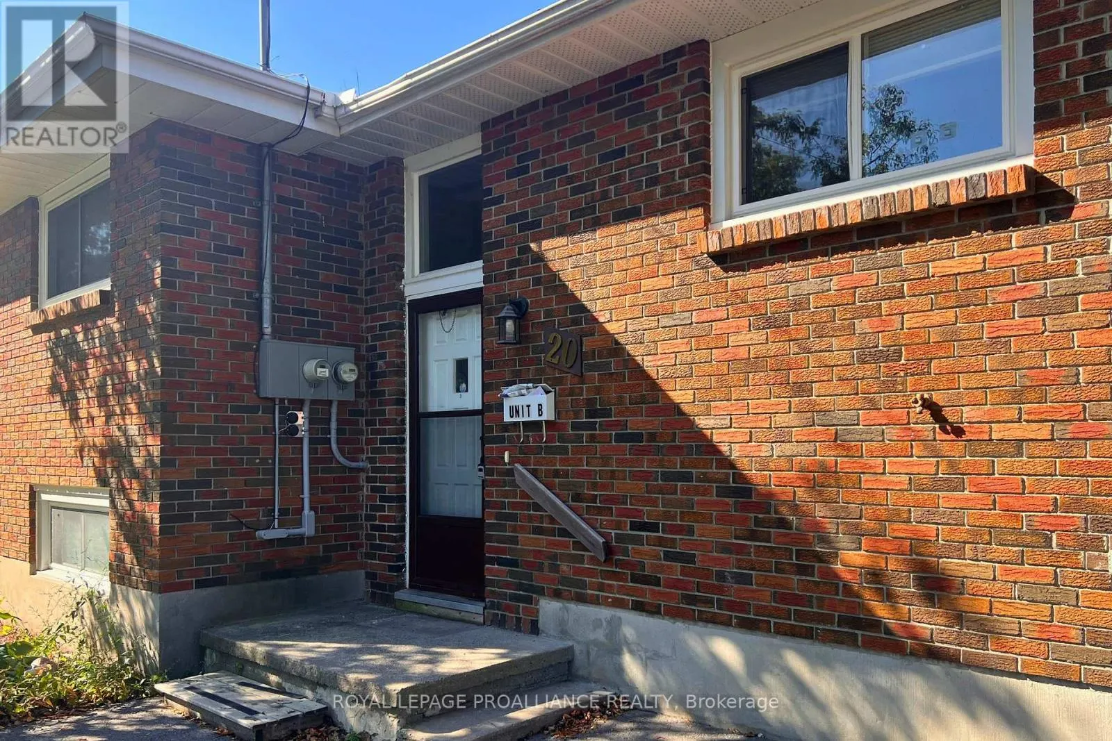 B - 20 MUNRO AVENUE, #B