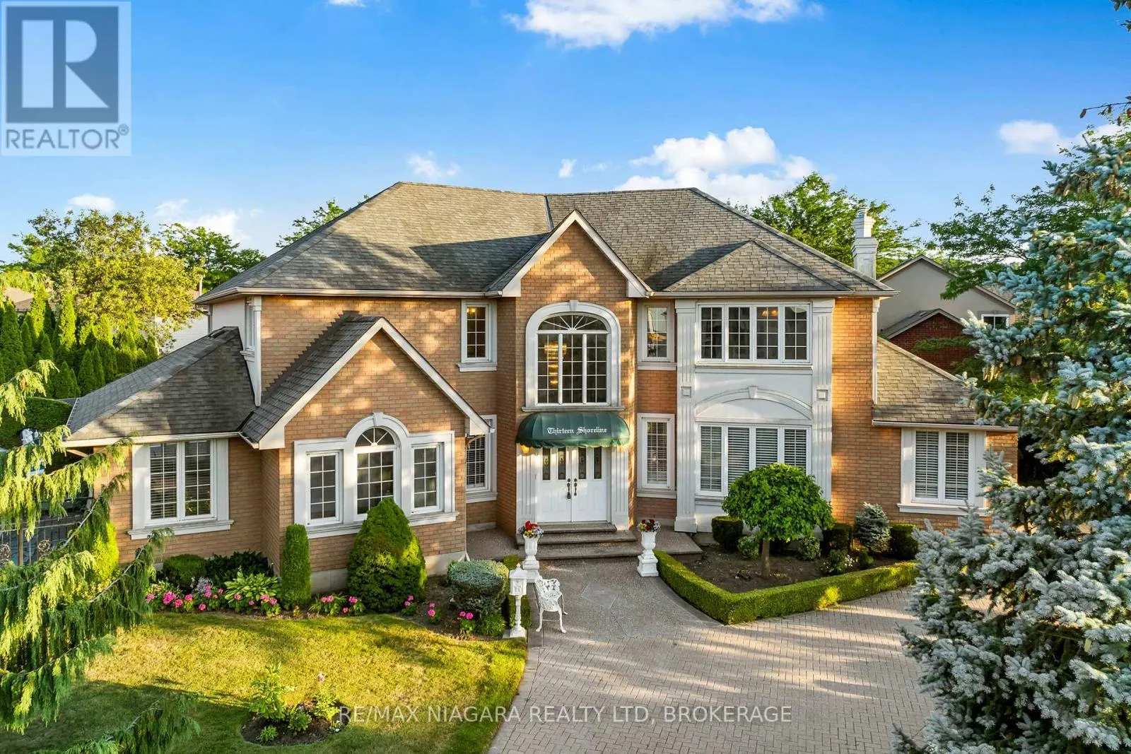 13 SHORELINE CRESCENT