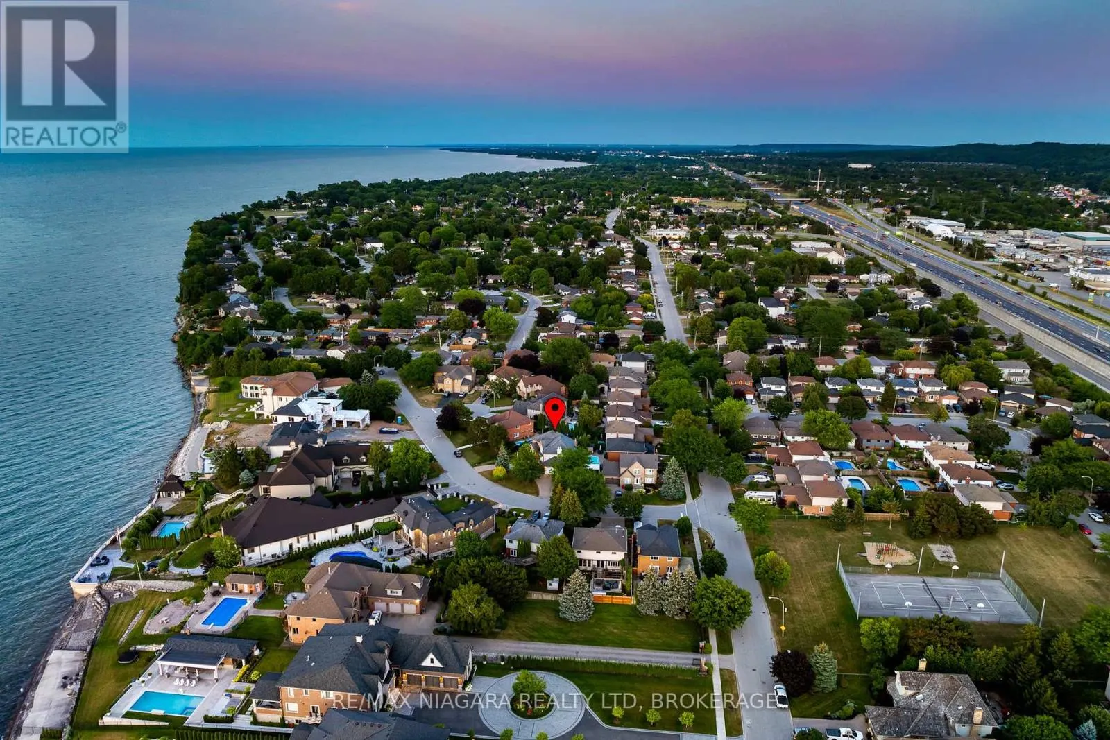 13 SHORELINE CRESCENT
